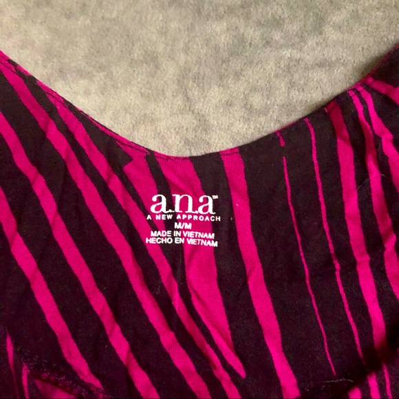 Casual Dress 👗 | Fun Pattern | Color: Deep Raspberry & Black | Size: Medium - Picture 3 of 5